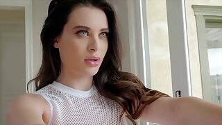 Hot brunette babe (Honour) takes all the money and a big detect - Brazzers