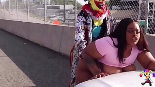 Gibby The Clown Fucks Juicy Tee In excess of Atlanta’s Most Immense Highway